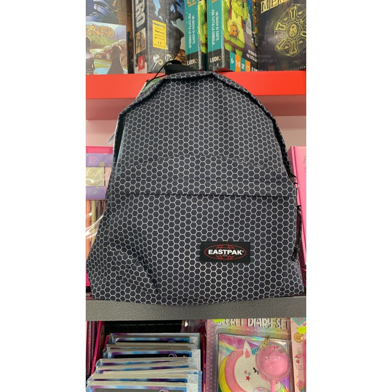 ZAINO EASTPAK COLORE NERO DISEGNO A NIDO D'APE